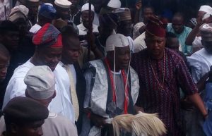 ...Seyi Makinde personally welcomes the Olubadan to the event...