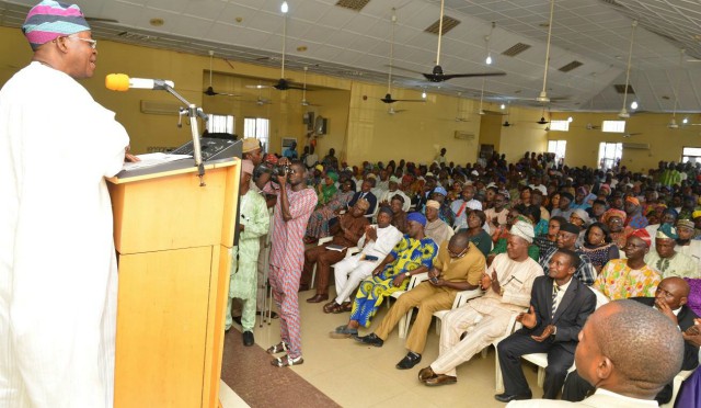 Governor Gboyega Oyetola addressing local council staff members