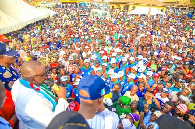 gargantuan crowd at the epochal political event hosted by Oyo APC