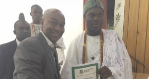Photo: Ooni, Nigerian Youths In Diaspora Honour Dr Dayo Olomu