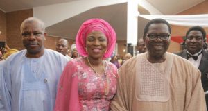 Photo: Amosun, Mrs Ambode Celebrate With Ebenezer Obey @ 75