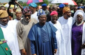 Ambode Leads Late Adeyinka Adebayo’s Motorcade To Ibadan As South West Governors, Others Pay Last Respect ...from the left...Akinwunmi Ambode, Oluwarotimi Akeredolu,Abiola Ajimobi, Bisi Akande, Rauf Aregbesola and others...paying last respect to Late General Adeyinka Adebayo...