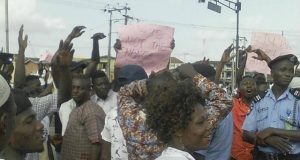 Lack Of Funding: LAUTECH Students Take Over Osogbo LAUTECH Students on the street of Osogbo...