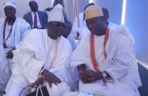 Fire Incident: Are ‘The Gods’ Fighting Oba Of Lagos For Snubbing Ooni Of Ife Publicly?
