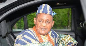 Kishi Religious Crisis: Ifa Council Calls On Ajimobi, Alaafin And Police To Intervene ...the Alaafin of Oyo, Oba Lamidi Adeyemi...happy birthday...