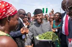 Check Exquisite Pictures Of Osinbajo’s Visit To Cross River Acting President Yemi Osinbajo, SAN, receiving cheerful welcome on and off the streets, from young and old, male and female on his visit to Calabar