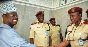 Photo News: Ajimobi Hosts FRSC Boss, Zone 11 AIG, NIPC From left, Oyo State Governor, Senator Abiola Ajimobi, Corps Marshal, Federal Road Safety Cooperation, Dr Boboye Oyeyemi and New Sector Commander, Oyo State, Corps Commander Cecilia Alao during the visit…