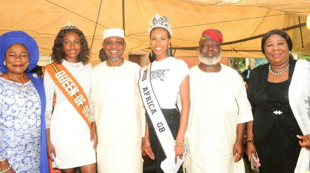 Governor State of Osun, Ogbeni Rauf Aregbesola (3rd left), his deputy, Otunba Titi-Laoye Tomori (left), Chief Judge of Osun, Justice Adepele Ojo right), Deputy Speaker Osun House Assembly, Hon Akintunde Adegboye (2nd right), Miss Africa, Sarah Jegede (3rd right) and Miss Osun, Oluwakemi Odeyin (2nd left), during the Planting of 60 seedling of Trees by OSBC in commemoration of Governor Aregbesola birthday, at the OSBC premises…recently…
