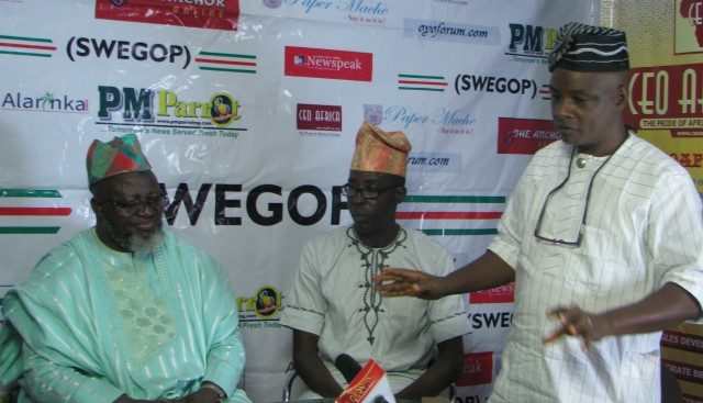 L-R: Communications Minister, Barrister Adebayo Shittu, Wole Adejumo of Anchoonline and Olayinka Agboola, Chairman of SWEGOP and pmparrot publisher...during the interactive session...