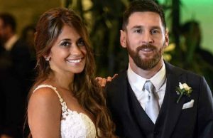 All You Need To Know About Lionel Messi’s Universal Wedding Argentine football star Lionel Messi and bride Antonella Roccuzzo pose for photographers just after their wedding at the City Centre Complex in Rosario, Santa Fe province, Argentina on June 30, 2017. (Antonella Roccuzzo. / AFP PHOTO / EITAN ABRAMOVICH)