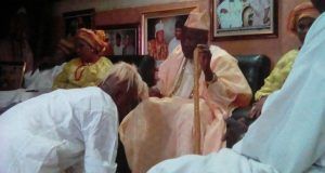 Oyo 2019: Olubadan Supports Raufu Olaniyan’s Ambition With Blessings ...the Olubadan of Ibadanland, Oba Saliu Adetunji blessing guber-aspirant, Mr Raufu Olaniyan...on Thursday...