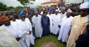 8th Day Fidau Of Aregbesola’s Mother: Osinbajo Leads Governors, Others To Ilesha Vice President Yemi Osinbajo (Middle); Governor State of Osun, Ogbeni Rauf Aregbesola (5th right); Lagos State, Mr. Akinwumi Ambode (left); Ondo State, Mr. Rotimi Akeredolu; Oyo State, Senator Abiola Ajimobi (2nd right); Ekiti State, Mr. Ayodele Fayose (right); Ogun State, Senator Ibikunle Amosu (5th left); Kano State, Alhaji Abdullahi Umar Ganduje (4th right) and Minister for Mines Mineral Development, Mr. Kayode Fayemi (3rd right), at Zenababs Hotel Resorts, Ijebu-Ijesa Road, Ilesha…