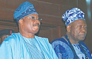 Demise Of Wife: Ajimobi Joins Others To Commiserate With Olubadan Governor Abiola Ajimobi of Oyo State, left, with the Olubadan of Ibadanland, Oba Saliu Adetunji...who 'whispers' first?