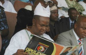 Ambode Gets Ready To Demolish Late Arisekola’s Lagos House Late Aare Abdulazeez Arisekola Alao reading a copy of our sister publication during his lifetime