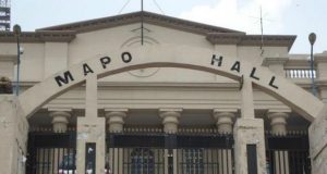 Coronation Of Obas: Tension Grips Residents Of Ibadanland As Oyo Government Says ‘No Cause For Alarm’ Mapo Hall...venue of the controversial coronation on Sunday...