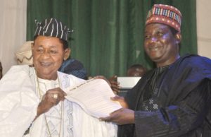 Alaafin To FG: Restructure Nigeria Now To Avoid USSR, Romania Experience The Alaafin of Oyo, Oba Lamidi Adeyemi (left) presenting his own memorandum to the Chairman, All Progressives Committee on True Federalism (south west) and Plateau State Governor, Mr Simon Lalong