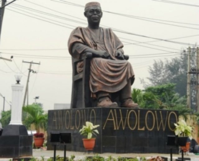 ...the Obafemi Awolowo statue...