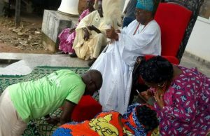 Ekiti 2018: Prof Olusola Gets Royal Blessing From Ogoga Of Ikere Ekiti …Prof Olusola and wife, receive blessings from the Ogoga of Ikere Ekiti, Oba Samuel Adejimi Adu Alagbado…