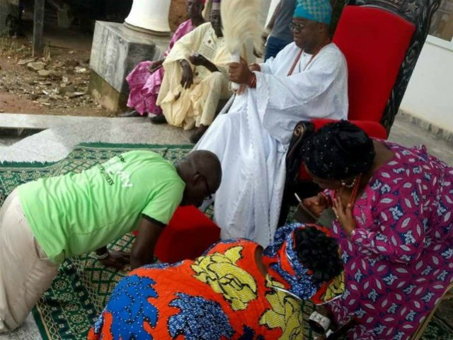 …Prof Olusola and wife, receive blessings from the Ogoga of Ikere Ekiti, Oba Samuel Adejimi Adu Alagbado…