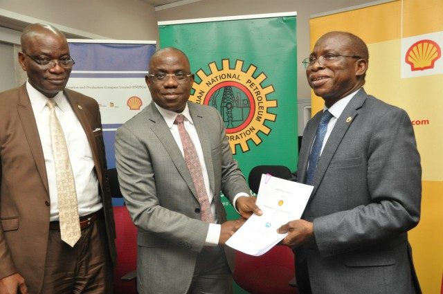 L-R: Incoming Vice Chancellor, University of Lagos, Prof Oluwatoyin Ogundipe; Managing Director, Shell Nigeria Exploration and Production Company Limited, Mr. Bayo Ojulari; and outgoing Vice Chancellor, Prof. Rahman Bello, during the signing of the MoU…
