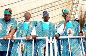 Photo: Tinubu, Ajimobi, Aregbesola Welcome Akala, Others Into APC L-R: Arakunrin Oluwarotimi Akeredolu of Ondo State, Christopher Adebayo Alao Akala,Rauf Aregbesola of Osun State, Bola Ahmed Tinubu, Abiola Ajimobi of Oyo State, his wife, Florence and Senator Teslim Folarin..at the rally....