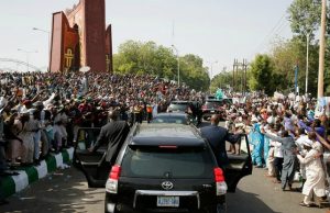 How Buhari Sent Veiled Signs Of Interest In Second Term From Kano ...Kano on 'fire' as President Muhammadu Buhari's convoy enter Kano...