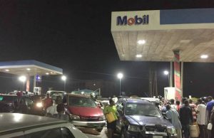 Fuel Scarcity: Buhari’s Government Blames Racketeers ...Nigerians struggling to get petrol in Ibadan on Wednesday evening...Photo: Olayinka Agboola