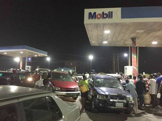 ...Nigerians struggling to get petrol in Ibadan on Wednesday evening...Photo: Olayinka Agboola