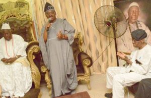 Demise Of Wife: Olubadan Hosts Ajimobi In His Palace L-R: Olubadan of Ibadanland, Oba Saliu Adetunji; Oyo State Governor, Senator Abiola Ajimobi; and one of his predecessors, Dr. Omololu Olunloyo, during the visit…