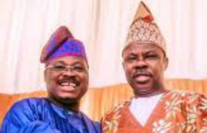 Oyo, Ogun Governments Sue For Peace Over Boundary Dispute Senator Abiola Ajimobi, left, with Senator Ibikunle Amosun of Oyo and Ogun States respectively...