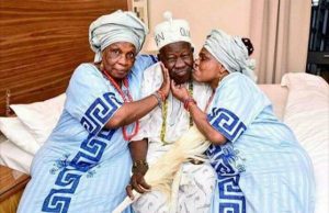 Olubadan Loses Most Senior Wife, Kudirat, To Be Buried Today, Thursday Oba Saliu Adetunji with his two Oloris before death came calling...