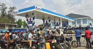 Reps To Security Agencies: Go After Fuel Hoarders ...Nigerians waiting anxiously for petrol at a Filling Station in Ibadan... (Photo by Olayinka Agboola)