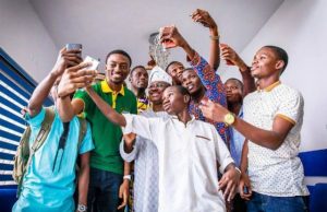 Ajimobi Caught Taking ‘Selfies’ With Tech-U Students Governor Abiola Ajimobi selfie