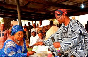 Osun LG Polls: OSIEC Gives Out Certificate Of Returns To Winners Chairman, Osun State Independent Electoral Commission (OSIEC), Otunba Segun Oladitan (right); Executive Secretary Osun State Independent Electoral Commission, Alhaji Wahab Adewoyin, presenting certificate of return to the newly elected Counselor for Ward 5, Ayedaade Local Government Area in the just concluded council polls, Mrs Olaniyi Olanike, during the presentation of certificates of returns to winners, at the OSIEC's premises, Aderin area, Osogbo, on Sunday…