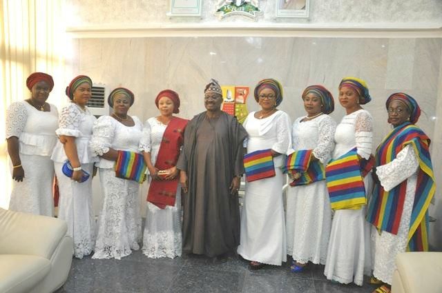Oyo State governor, Senator Abiola Ajimobi (middle) with the Defence and Police Officers Wives Association (DEPOWA) during the association’s visit to the governor in his office…