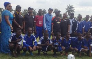 Jubilation As The First Sports Festival Holds In Ona Ara Local Government R-L, Commissioner for Education, Yomi Oke, Engnr. Dotun Sanusi (3rd right), his wife, Belema, Chairman, Ona-Ara LG, Hon. Biliaminu Ogundele, one of the referees, S.A. on Youth and Sports, Bolaji Repete and former Commissioner for Education, Tokunbo Fayokun at the official opening ceremony with one of the participating teams…