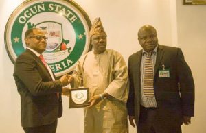 Photo: Shell Nigeria Gas Pays Visit To Amosun In Abeokuta L-R: Managing Director, Shell Nigeria Gas, Ed Ubong; Ogun State Governor, Ibikunle Amosun; and SNG Operations Manager, Niyi Salami, during a courtesy visit to the governor in Abeokuta, Ogun State…