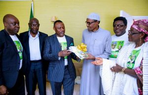 Photo: Buhari Meets His Diaspora Support Organisation In London President Buhari with L-R: Mr Illiyasu Garba, Mr Bolaji Lewis, Chief of Staff to President Abba Kyari, Project Coordinator Charles Sylvester, Mr Dapo Williams, Hajia Lamisila and Mr Stephen Kifordu…