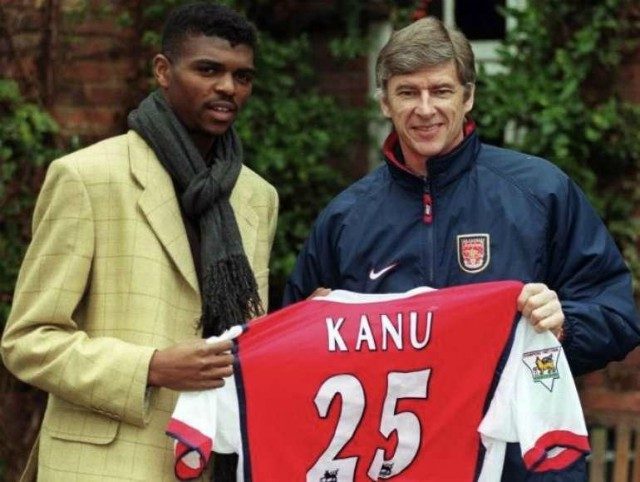Arsene Wenger, right, with Kanu Nwankwo...