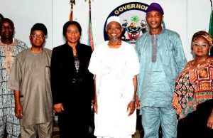 Renewable Energy Development: Osun Partners NNPC Osun State’s Governor Rauf Aregbesola (3rd right), General Manager, Renewable Energy of NNPC, Mrs Clara Eminike (3rd left); Chief of Staff to the Governor, Osun, Alhaji Gboyega Oyetola (2nd left), Secretary to the State Government, Alhaji Moshood Adeoti (2nd right), Commissioner for Federal Matters, Hon. Idiat Babalola (right), and Manager of Operation Mr Bernard Agvbe, during a courtesy Visit to the Governor, at the Government House Osogbo
