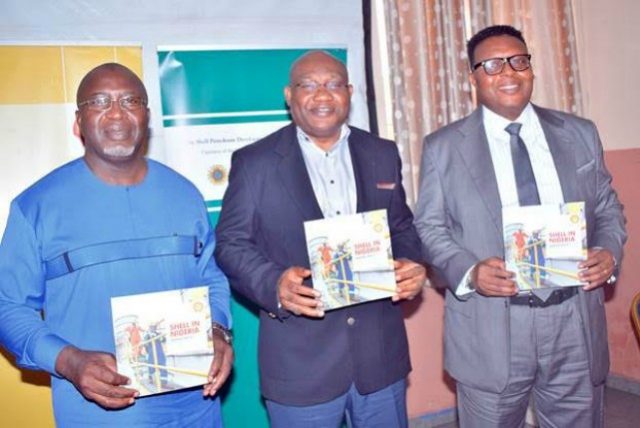 L-R: Head, Government and Community Relations, The Shell Petroleum Development Company of Nigeria Limited, Alaye Dokubo; Head Community Interface, Evans Krukrubo; and Community Interface Coordinator, Jerry-Gaultney Udjo, at the media presentation of the 2018 Shell Nigeria Briefing Notes to Journalists in Warri, Delta State…