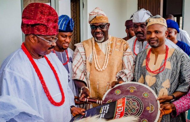 Governor Abiola Ajimobi of Oyo State (left) being presented with the state’s quarterly cultural magazine tagged Dundun by the Commissioner for Information, Culture and Tourism, Mr. Toye Arulogun (middle) during the 2018 World Culture Day Celebration at Government House Ibadan. With them are Special Assistant eMedia to the Governor, Mr. Tunde Muraina (second left), Special Adviser, Community Relations, Alhaji Bidemi Siyanbade (second right) and the Permanent Secretary, Ministry of Information, Culture and Tourism, Dr Bashir Olanrewaju (right)