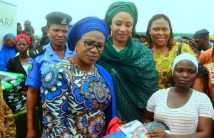 Photo: Buhari, Aregbesola’s Wives Flag Off Maternal Newborn/Child Health Week From the left…Wife of Governor of Osun, Mrs Sherifat Aregbesola, Wife of Borno State Deputy Governor, Hajia Hansatu Zana who represented Hajia Aisha, wife of President Buhari, North West Zonal Coordinator for Hajia Aisha Foundation, Mrs. Bamigbose and a beneficiary, during the distribution of Mama kits to beneficiaries, at the Flagg off ceremony held at Isale Agbara, Osogbo,State of Osun on Tuesday…