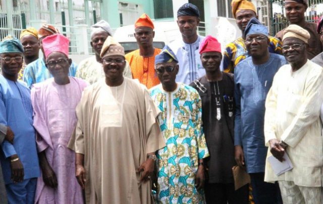 From left: Members of APC leaders in Ibarapa zone : Member, Oyo state house of Assembly, Ibarapa Central/North constituency, Jimoh Akintunde, Elder Dayo Adeola, Gov. Abiola Ajimobi of Oyo state, Chief Timothy Jolaoso, Chairman, Ibarapa North West LCDA, Rabiu Lawal, Commissioner for Liason affairs and Special duties,Fatai Salau, Chairman of Oyo state APC , Chief Akin Oke and others during the visit…