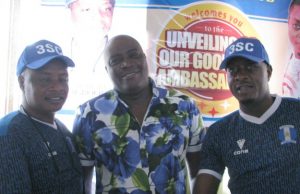 Handler Reveals The Problem With Shooting Stars Football Club As Supporters’ Club Unveils Ambassadors, See Pictures Too L-R: Olayinka Agboola, 3SC's General Manager, Mr Rasheed Balogun and Apesin Taye Currency...at the event...