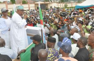 Oyo Political Scene Bubbles As Akala Joins Guber Race Former governor of Oyo State, Otunba Adebayo Alao-Akala addressing his supporters at his Bodija residence during his declaration to contest for Oyo State governor in 2019 general election under the platform of All Progressive Congress (APC), while his wife, Oluwakemi looks on…