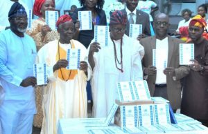 First Translation Of SDGs Document Unveiled By Oyo Government L-R: The Oyo State Commissioner of Information, Culture and Tourism, Mr. Toye Arulogun, Chairman of the Occasion, Chief Bamiji Ojo, the Otun Olubadan of Ibadanland, Oba Lekan Balogun, the Director, United Nations Information Centre (UNIC), Mr. Roland Kayanja and the Special Adviser to Governor Ajimobi of Sustainable Development Goals (SDGs), Engr. Tope Fajana during the launch of SDGs goals to Yoruba translated document held at Mapo hall, Ibadan on Wednesday…