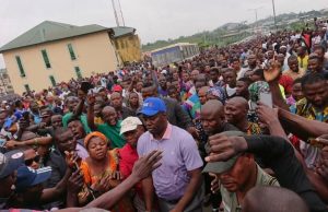 Ayefele’s Demolished House: Oyo PDP Guber Hopeful, Seyi Makinde Pays Solidarity Visit Engineer Seyi Makinde, being ushered into the site by supporters...