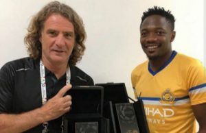 Musa Clinches Saudi Player Of The Week Award Ahmed Musa, right, receives his award...