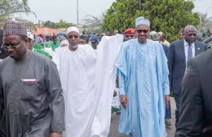 Osun Guber: APC Governors On Ground To Ensure Victory As Buhari Leads Campaign President Muhammadu Buhari with Governor Rauf Aregbesola of Osun State with others in Osogbo on Tuesday...